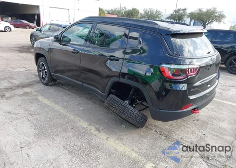 2025 Jeep Compass Trailhawk 4X4 из США, поврежденный, VIN 3C4NJDDNXST622160